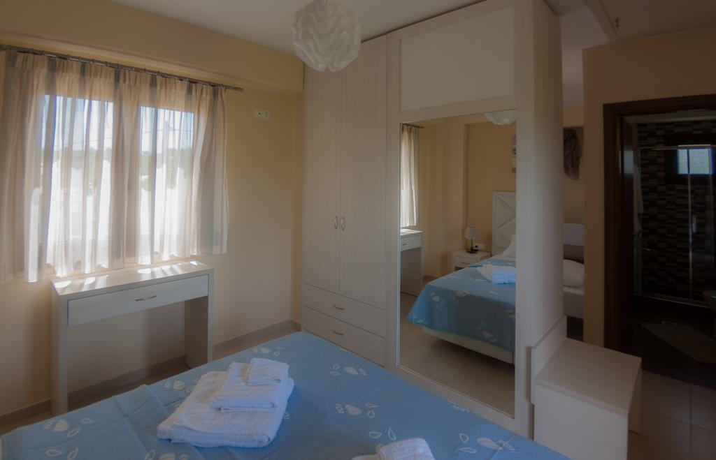 Ianthi Maisonettes Nea Roda Exterior foto